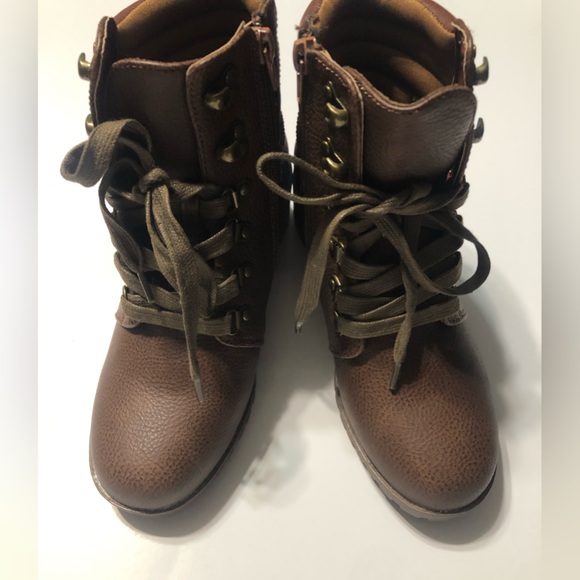 Mia Kids Brown Small Heeled Lace Up Boots - Picture 4 of 5